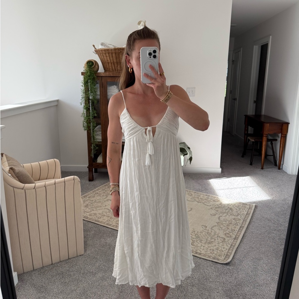 Revolve Elegant White Sleeveless Dress